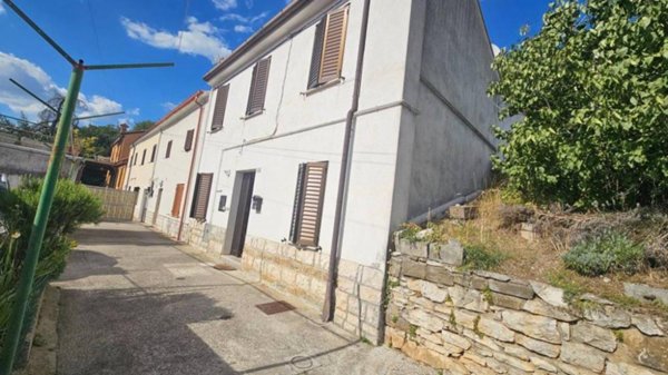 casa indipendente in vendita a Trieste