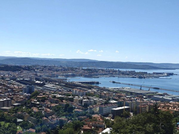 appartamento in vendita a Trieste in zona Gretta