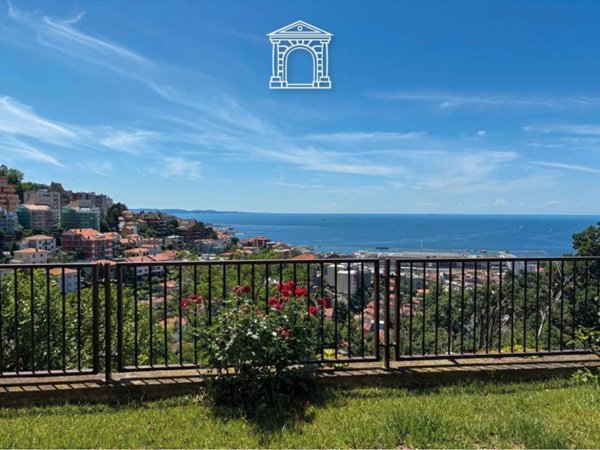 casa indipendente in vendita a Trieste in zona Gretta
