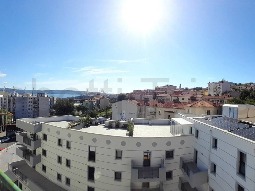 appartamento in vendita a Trieste in zona San Giacomo