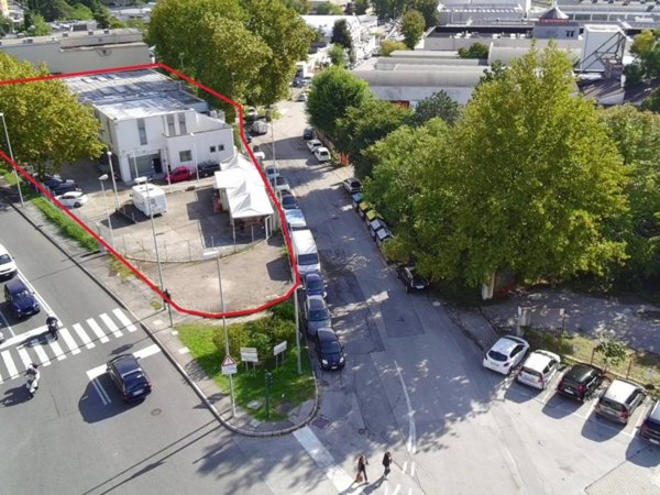 locale commerciale in vendita a Trieste