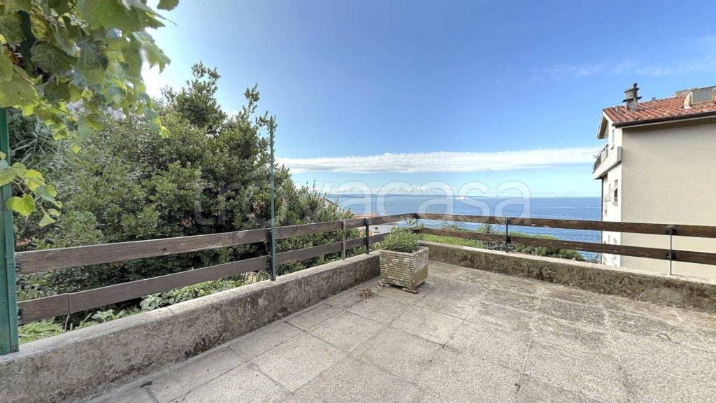 appartamento in vendita a Trieste in zona Barcola