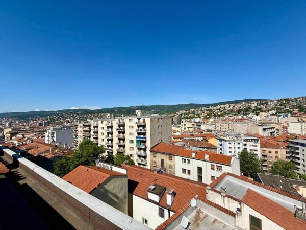 appartamento in vendita a Trieste in zona San Giacomo
