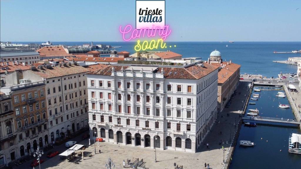 appartamento in vendita a Trieste in zona Borgo Teresiano