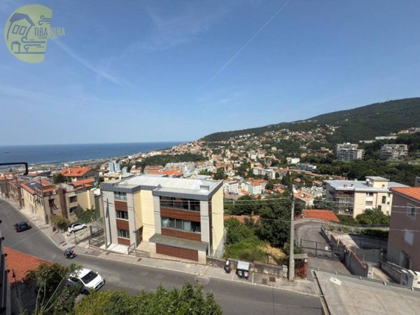 appartamento in vendita a Trieste in zona Scorcola