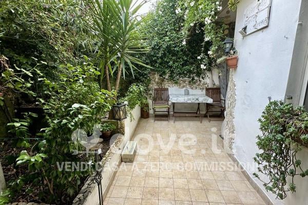 casa indipendente in vendita a Trieste in zona Cologna