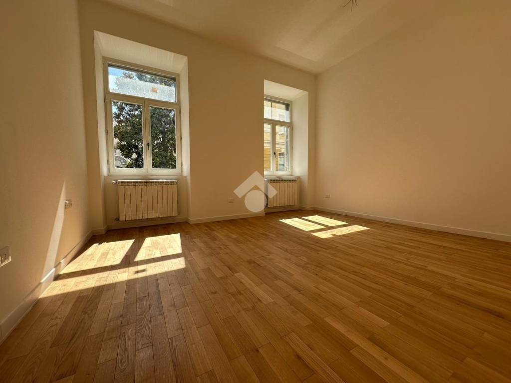 appartamento in vendita a Trieste in zona Borgo Teresiano