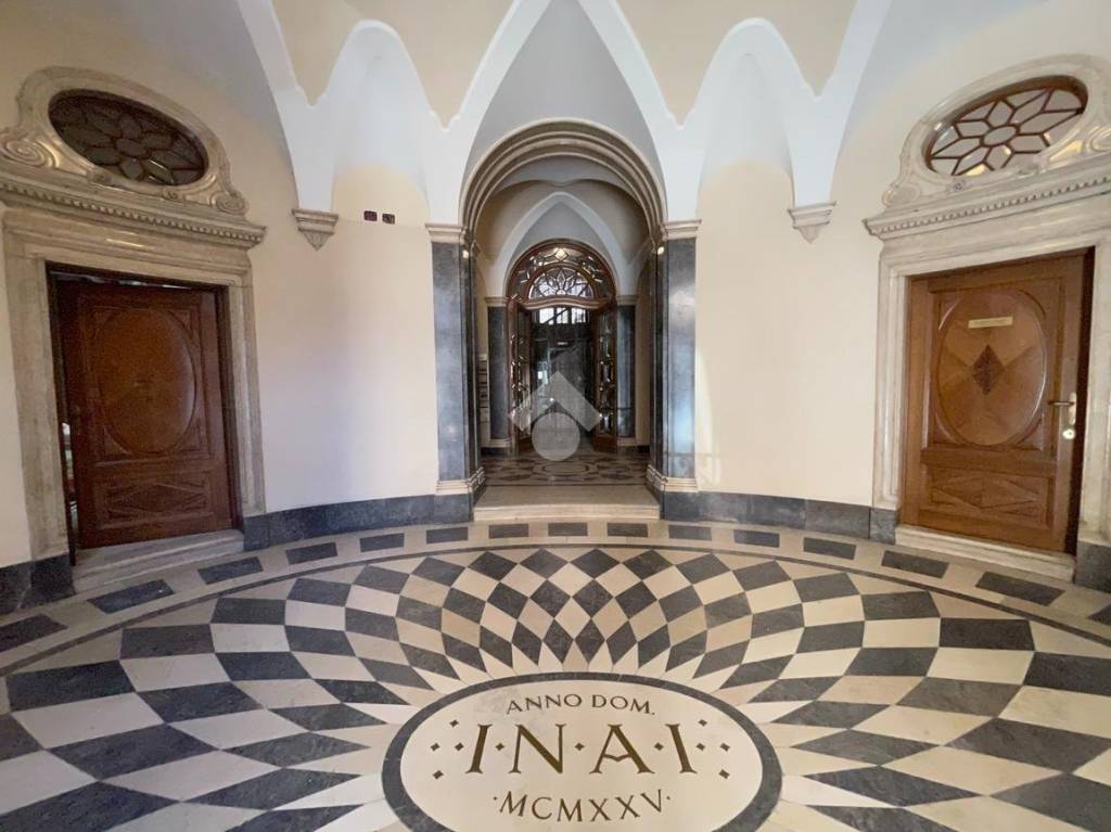 appartamento in vendita a Trieste in zona Borgo Teresiano