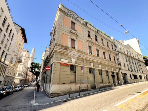 appartamento in vendita a Trieste in zona Città Nuova
