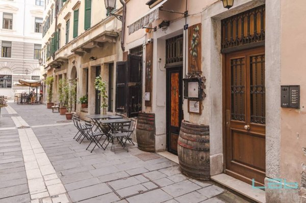 appartamento in vendita a Trieste in zona Città Vecchia