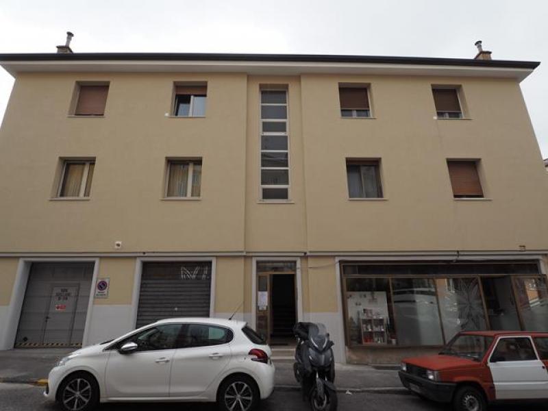 appartamento in vendita a Trieste in zona Campi Elisi