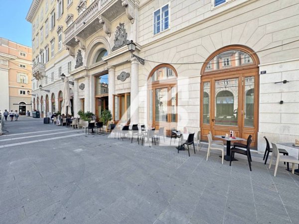 negozio in vendita a Trieste in zona Città Vecchia