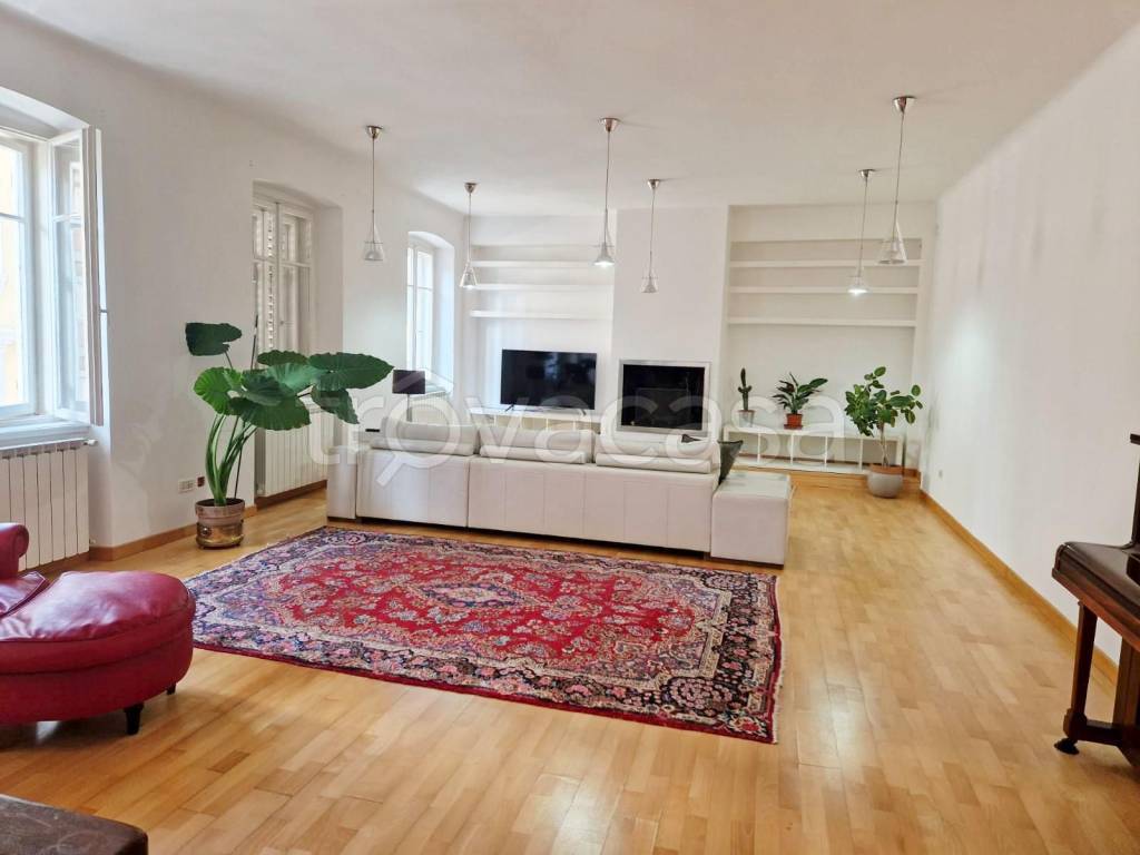 appartamento in vendita a Trieste in zona Borgo Teresiano