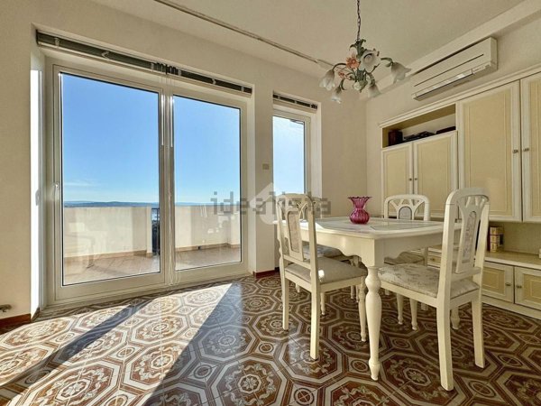 appartamento in vendita a Trieste in zona Roiano