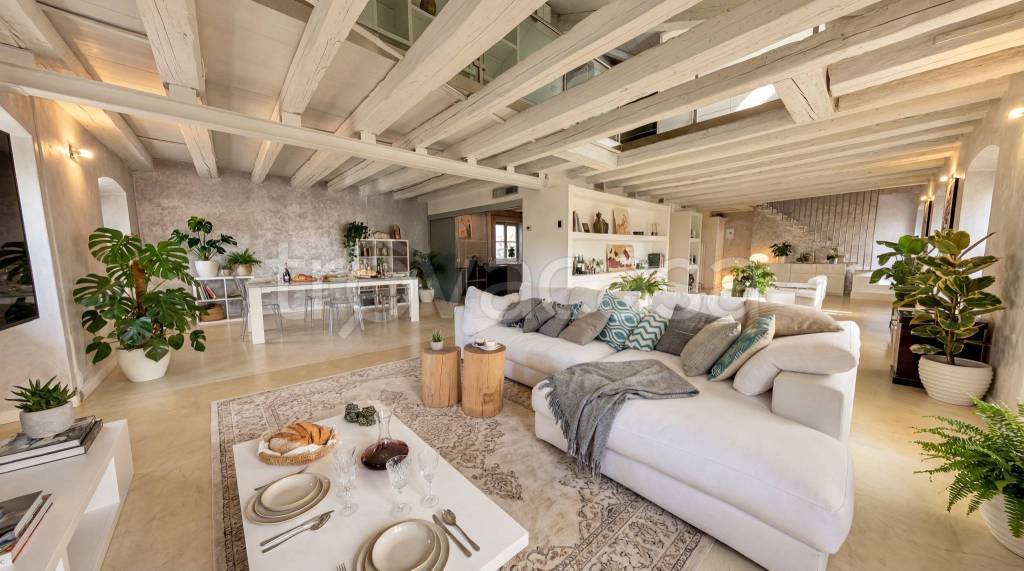 appartamento in vendita a Trieste in zona Borgo Teresiano