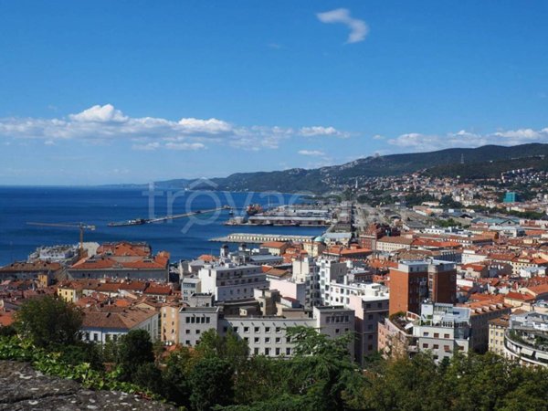 appartamento in vendita a Trieste in zona Città Vecchia