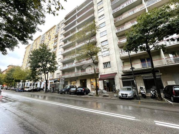 negozio in vendita a Trieste in zona San Giacomo