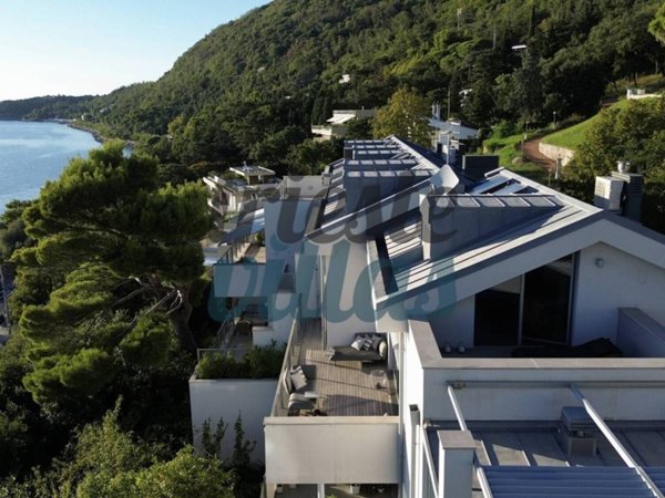 appartamento in vendita a Trieste in zona Barcola