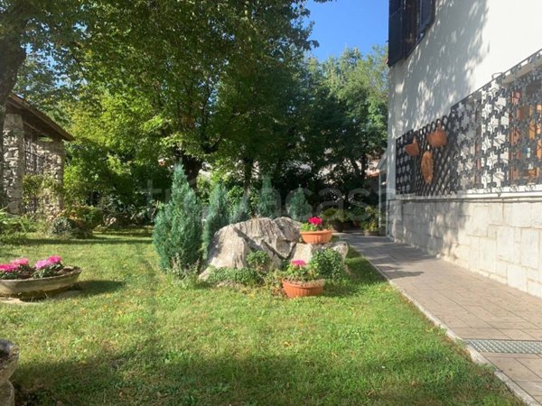 casa indipendente in vendita a Trieste in zona Trebiciano