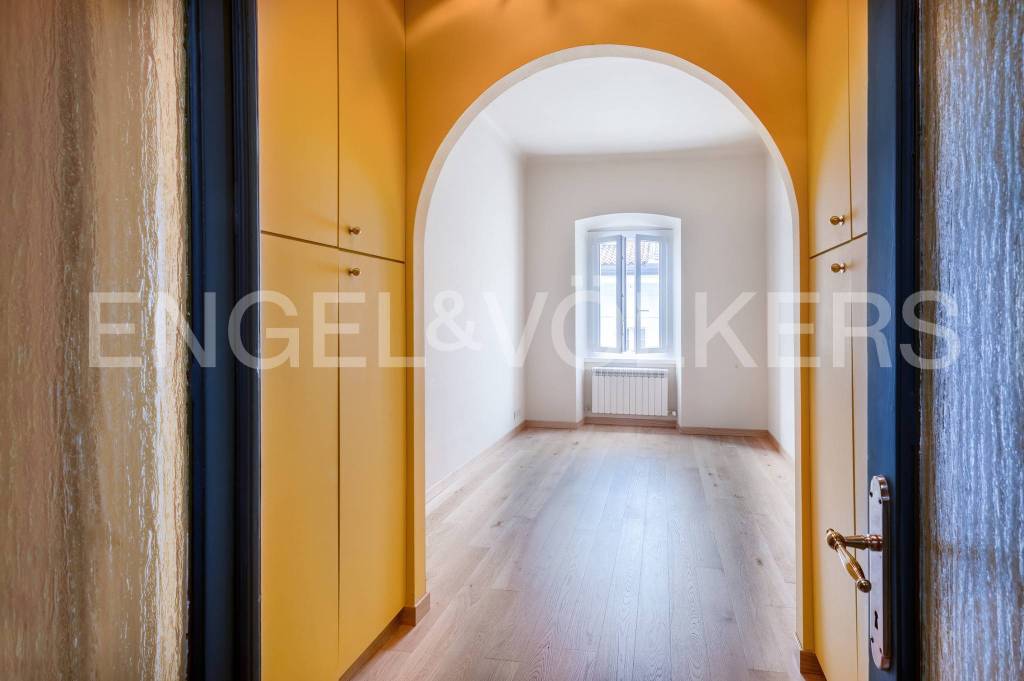 appartamento in vendita a Trieste in zona Città Vecchia