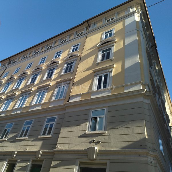 appartamento in vendita a Trieste in zona Borgo Teresiano