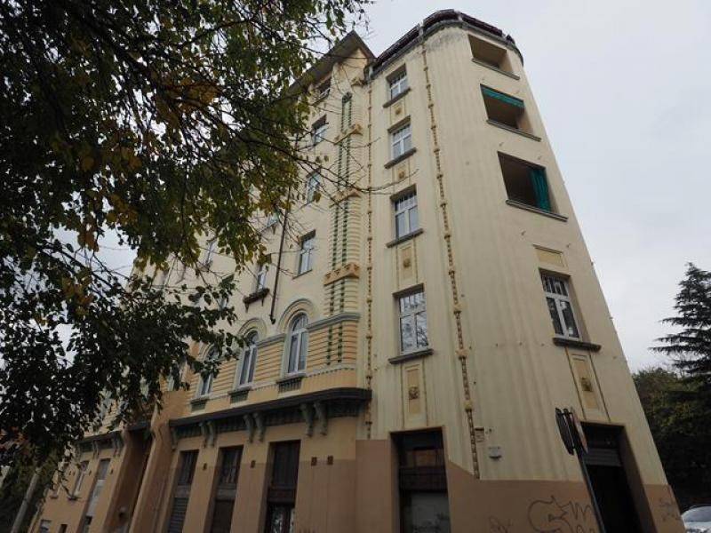 locale commerciale in vendita a Trieste in zona Chiarbola