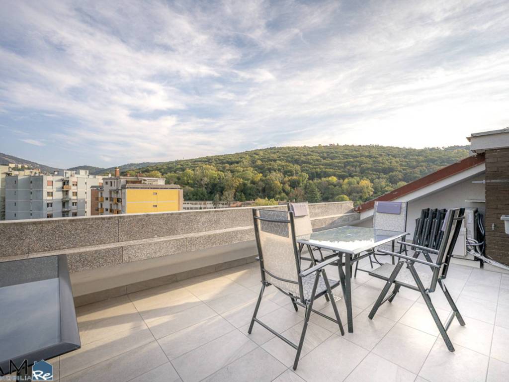 appartamento in vendita a Trieste in zona Cologna