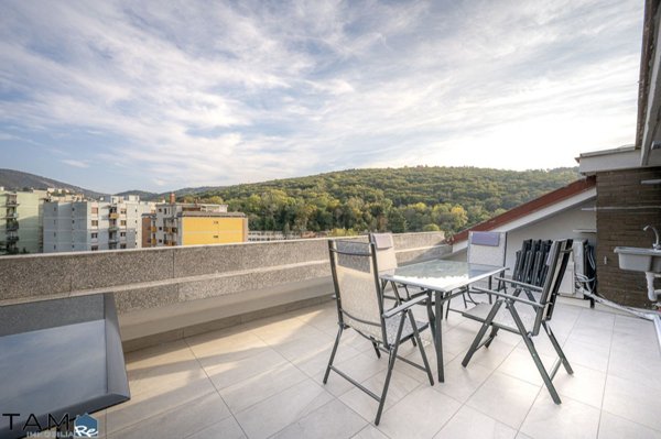 appartamento in vendita a Trieste in zona Cologna