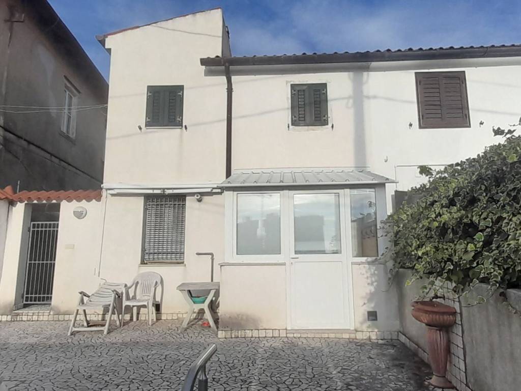 casa indipendente in vendita a Trieste in zona Rozzol