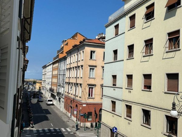 appartamento in vendita a Trieste in zona Borgo Teresiano