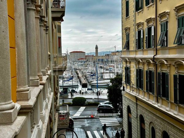 appartamento in vendita a Trieste in zona Città Vecchia