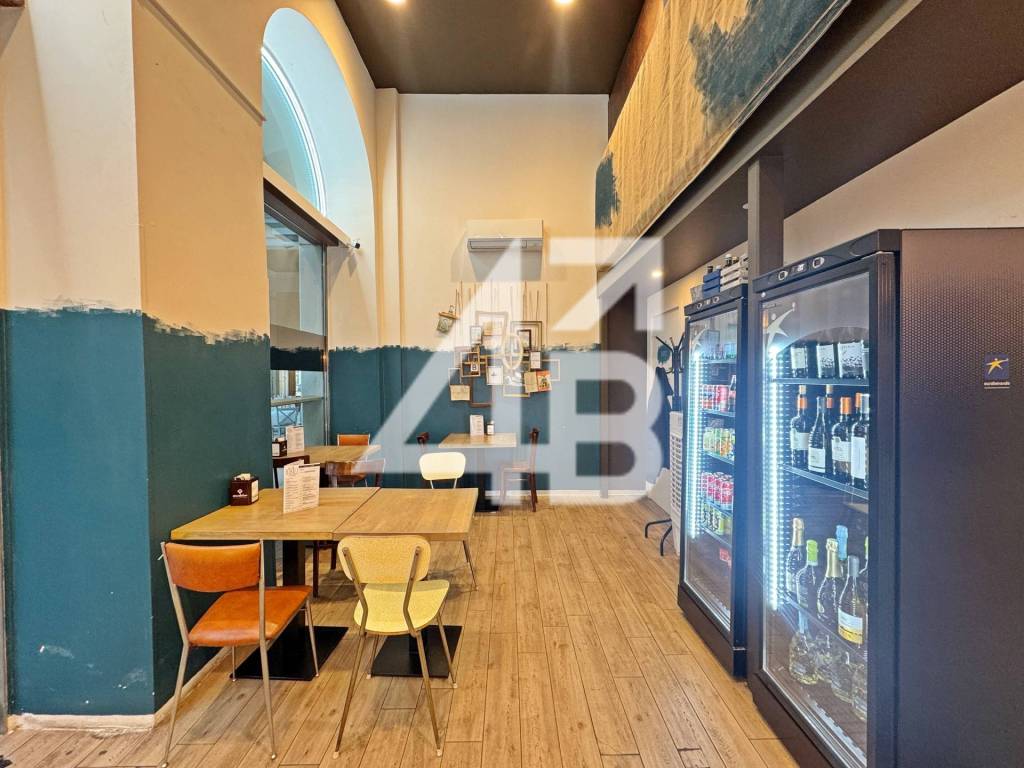 negozio in vendita a Trieste in zona Città Vecchia