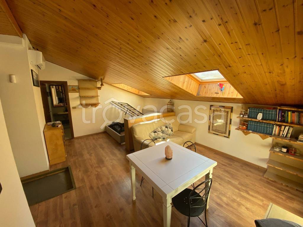 appartamento in vendita a Trieste in zona Borgo Teresiano