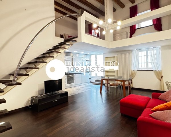 appartamento in vendita a Trieste in zona Città Vecchia