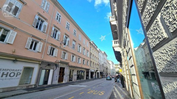 negozio in vendita a Trieste in zona Borgo Teresiano