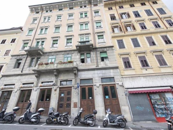 negozio in vendita a Trieste in zona San Giacomo