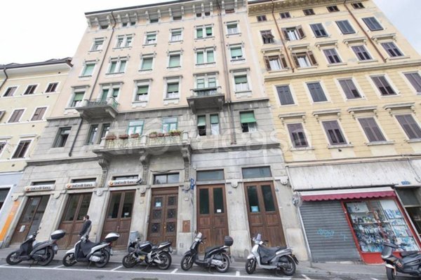 negozio in vendita a Trieste in zona San Giacomo
