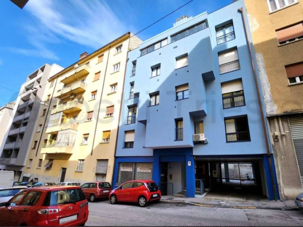 negozio in vendita a Trieste in zona San Giacomo
