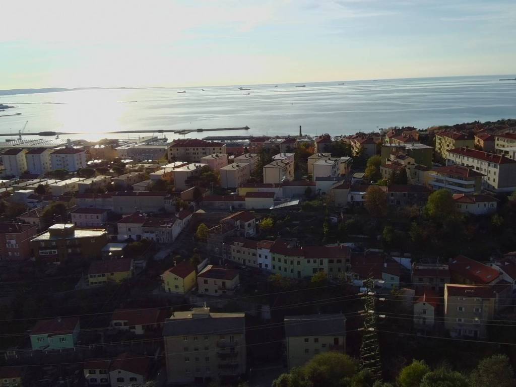casa indipendente in vendita a Trieste in zona Gretta