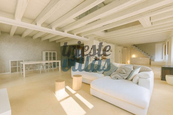 appartamento in vendita a Trieste in zona Città Nuova