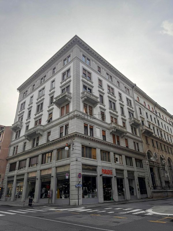 appartamento in vendita a Trieste in zona Borgo Teresiano