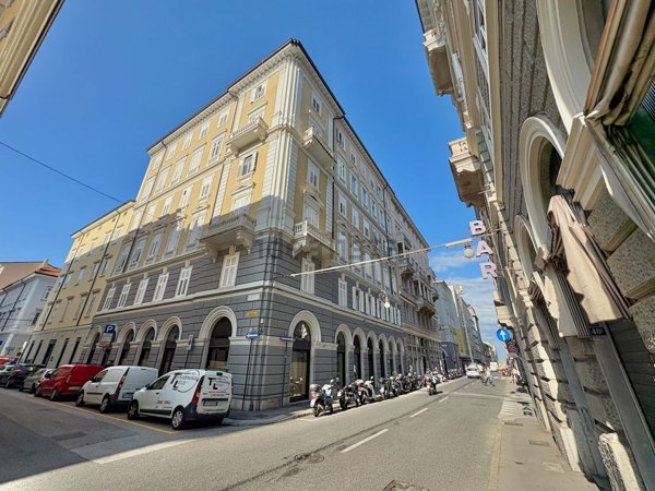 ufficio in vendita a Trieste in zona Città Nuova