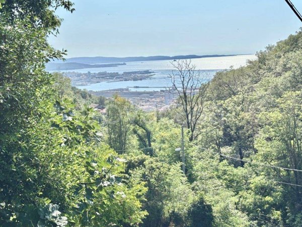 casa indipendente in vendita a Trieste in zona Gretta