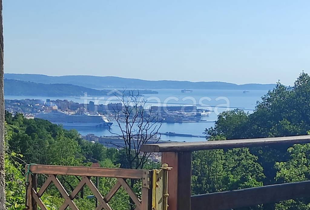 casa indipendente in vendita a Trieste in zona Gretta