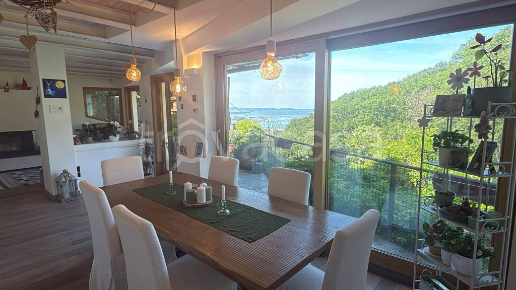 casa indipendente in vendita a Trieste in zona Gretta