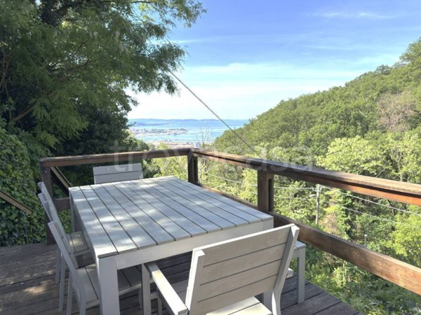 casa indipendente in vendita a Trieste in zona Gretta