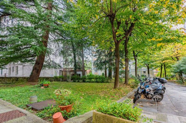 appartamento in vendita a Trieste in zona Campi Elisi