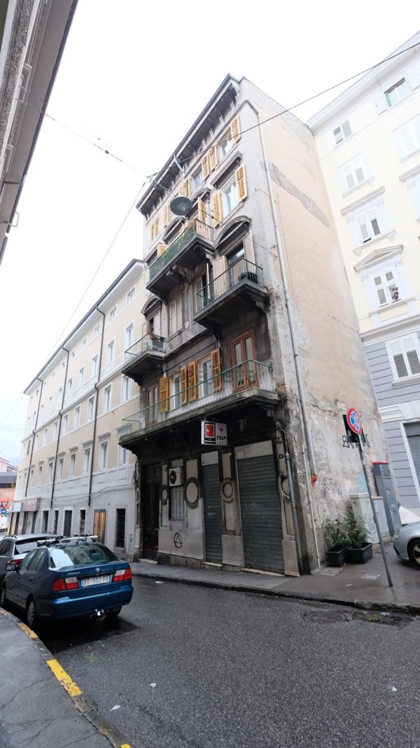 appartamento in vendita a Trieste in zona Barriera vecchia