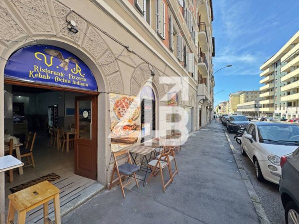 negozio in vendita a Trieste in zona Cologna