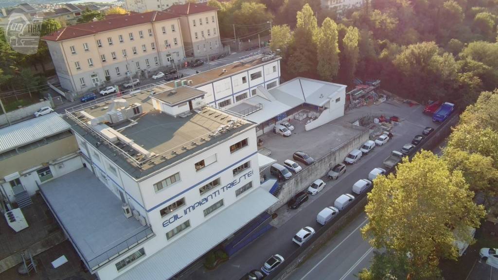locale di sgombero in vendita a Trieste